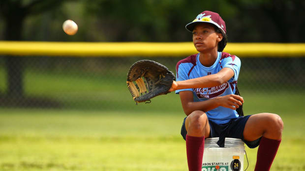 Mo’Ne Davis catching