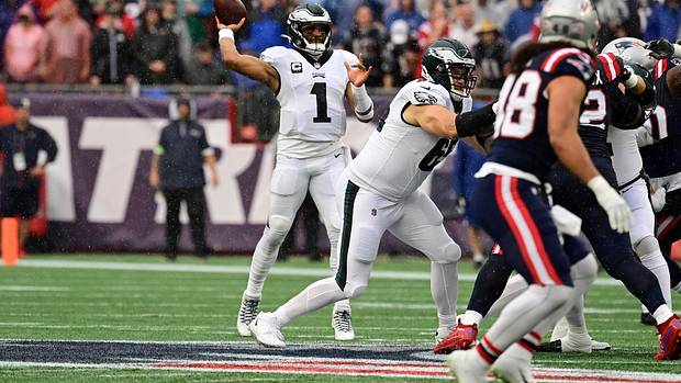 Eagles quarterback Jalen Hurts releases a pass in season opener vs. Patriots.