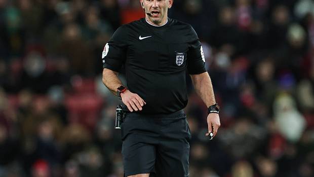 Referee Tim Robinson Sunderland Fulham