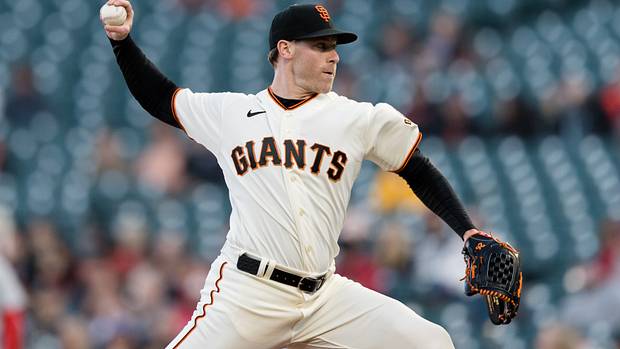SF Giants starting pitcher Anthony DeSclafani throws against the St. Louis Cardinals. (April 26, 2023)