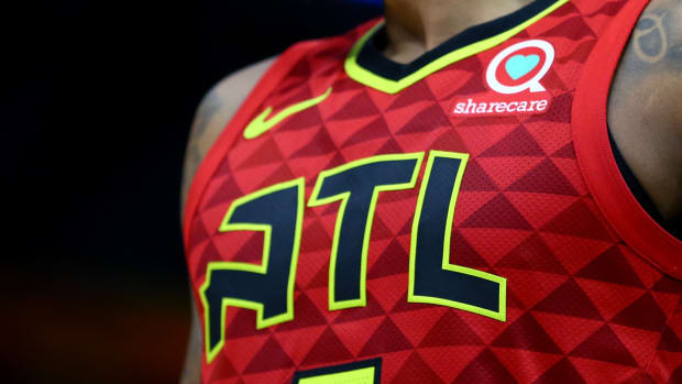 Sharecare logo on Hawks jersey.