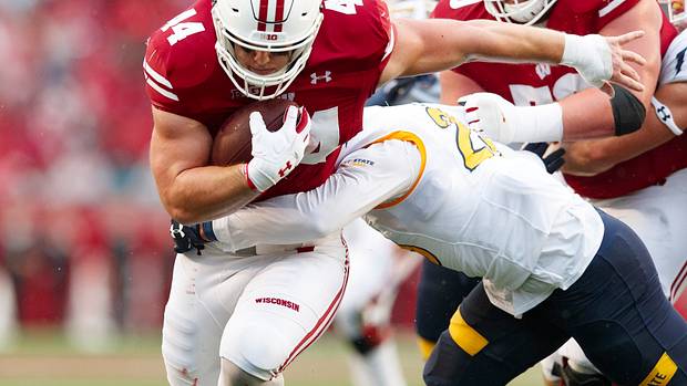 2022 NFL Draft Preview: Wisconsin fullback John Chenal - Vimarsana News