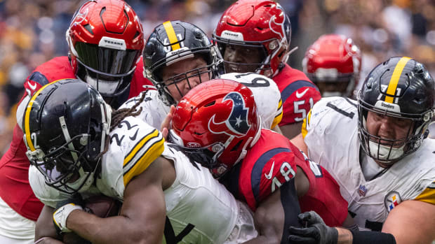 Houston Texans' Defense Shines In Home Win vs. Steelers: 'Everybody Made  Plays' - Sports Illustrated Houston Texans News, Analysis and More