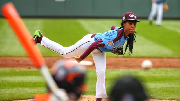 Mo’Ne Davis pitching