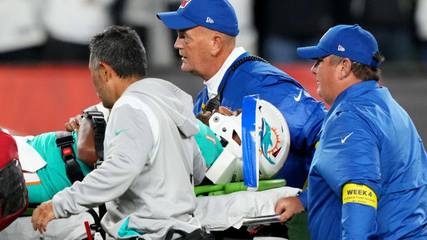 Past and Current Seahawks Players Sound Off On Dolphins QB Tua Tagovailoa Injury