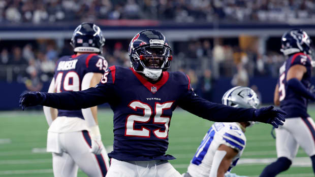 Texans cornerback Desmond King II reacts during the game against the Dallas Cowboys at AT&T Stadium.
