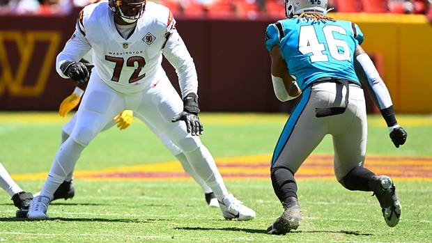 Washington Commanders left tackle Charles Leno Jr. (72)