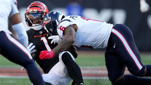 Denzel Perryman (6) is penalized for unnecessary roughness after hitting Cincinnati Bengals wide receiver Ja'Marr Chase.