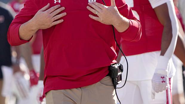 Wisconsin head coach Jim Leonhard talking during the first quarter against Purdue.