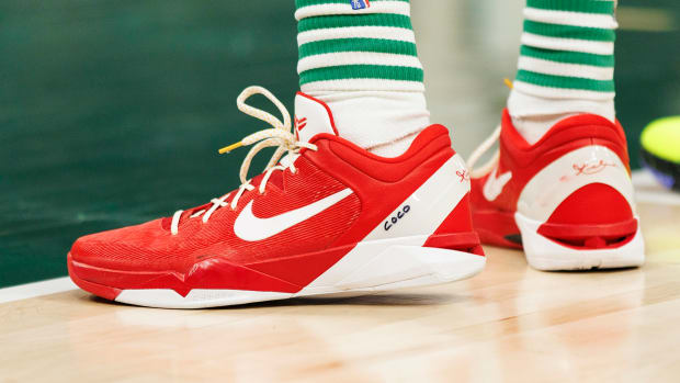 Boston Celtics forward Jabari Parker wears the Nike Kobe 7 sneakers during the game against the Milwaukee Bucks on December 25, 2021.