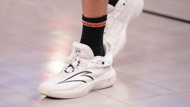 View of Klay Thompson's white and black Anta shoes.