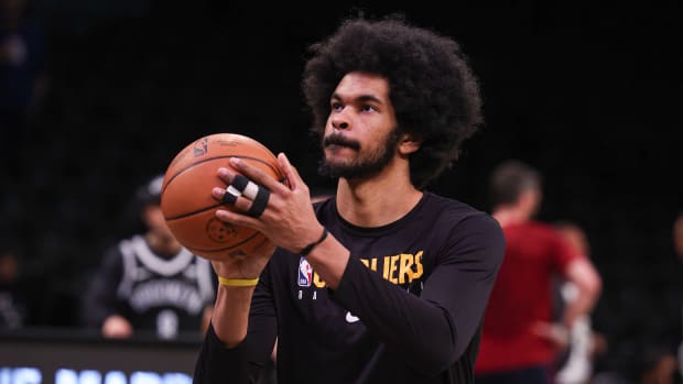 Cleveland Cavaliers center Jarrett Allen (31) warms up before the game against the Brooklyn Nets at Barclays Center.