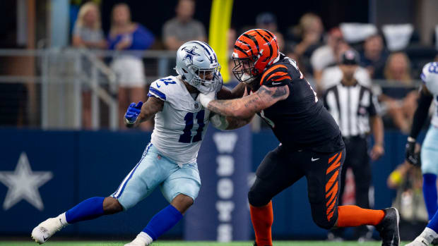 Cincinnati Bengals offensive tackle Jonah Williams blocking Dallas Cowboys linebacker Micah Parsons (11).
