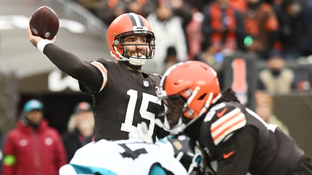 Dec 10, 2023; Cleveland, Ohio, USA; Cleveland Browns quarterback Joe Flacco (15) throws a pass during the first half against the Jacksonville Jaguars at Cleveland Browns Stadium.