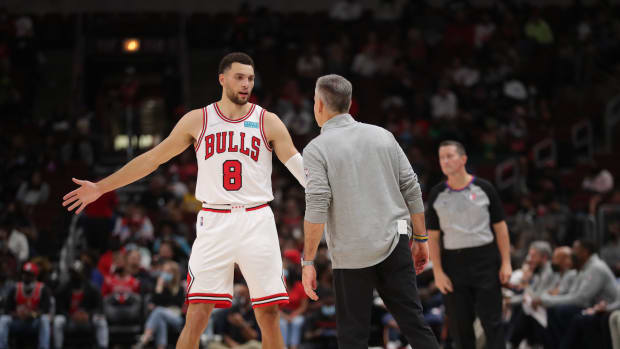 October 8, 2021;Chicago Bulls guard Zach LaVine talks with head coach Billy Donovan
