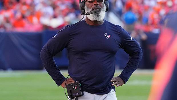 What Houston Texans Players and Coach Lovie Smith Are Saying About Fourth Quarter Collapses - Sports Illustrated Houston Texans News, Analysis and More - Vimarsana News