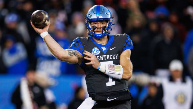 Kentucky Wildcats quarterback Will Levis (7) passes the ball during the third quarter against the Georgia Bulldogs at Kroger Field.