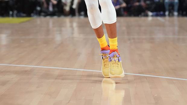 Giannis Antetokounmpo dribbles the ball in the 2023 NBA All-Star Game.