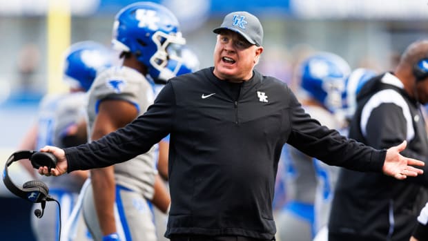 Kentucky Wildcats head coach Mark Stoops reacts during the third quarter against the Alabama Crimson Tide at Kroger Field.