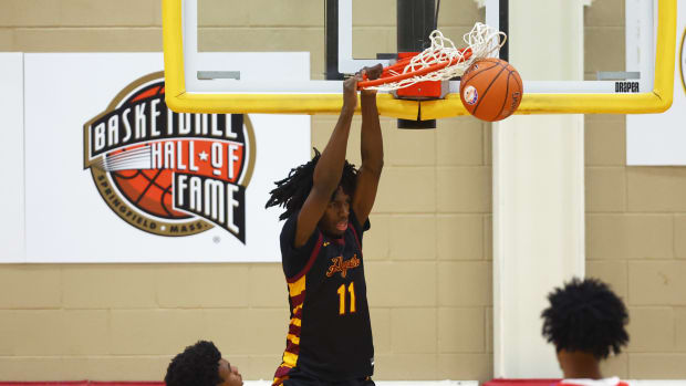 Prized UNC Basketball Recruiting Commit Announces Transfer - Sports