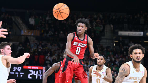 Terquavion Smith plans to return to NC State in 2022-23. 