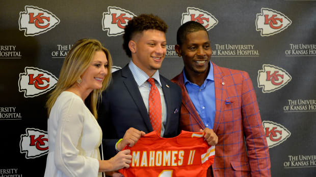 Apr 28, 2017; Kansas City, MO, USA; Kansas City Chiefs number 10 pick Patrick Mahomes II poses for a photo with his mother Randi and father Pat during the press conference at Stram Theatre.