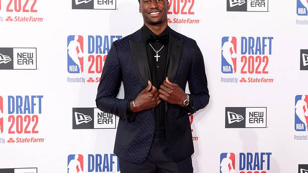 AJ Griffin (Duke) poses for photos on the red carpet before the 2022 NBA Draft at Barclays Center.