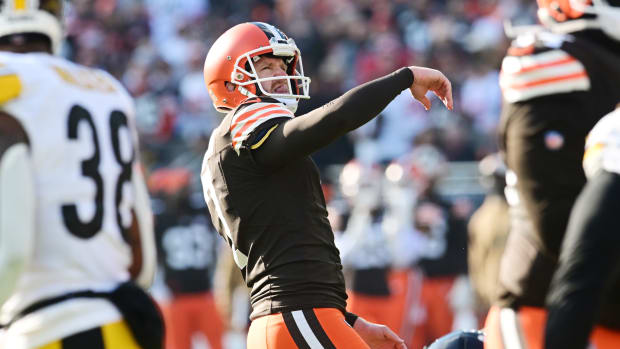 Nov 19, 2023; Cleveland, Ohio, USA; Cleveland Browns place kicker Dustin Hopkins (7) kicks a field goal during the first half against the Pittsburgh Steelers at Cleveland Browns Stadium. Mandatory Credit: Ken Blaze-USA TODAY Sports