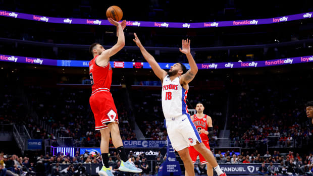Chicago Bulls guard Zach LaVine shoots over Detroit Pistons guard Cory Joseph