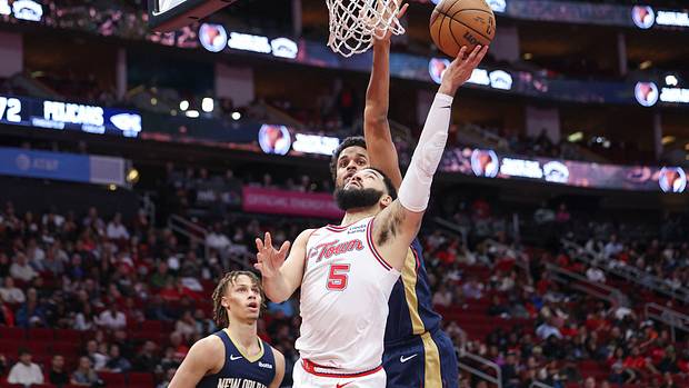 Rockets guard Fred VanVleet (5) shoots the ball during the third quarter against the New Orleans Pelicans at Toyota Center. Mandatory.