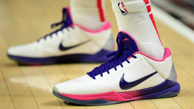 Washington Wizards forward Deni Avdija wears the Nike Kobe 5 Protro 'Kay Yow' sneakers against the LA Clippers on March 9, 2022.
