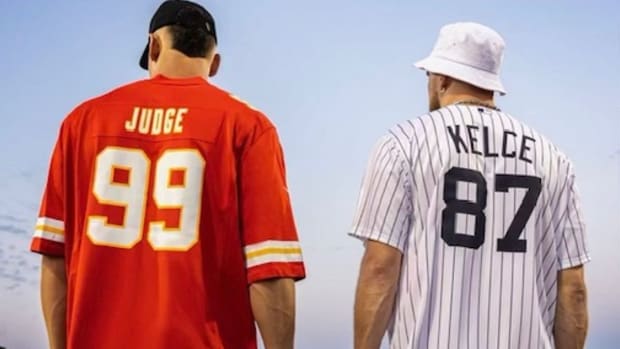 Aaron Judge and Travis Kelce pose for a photo.