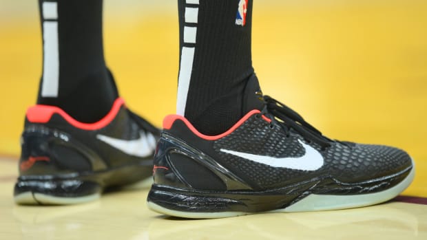 Miami Heat forward P.J. Tucker wears the Nike Kobe 6 sneakers against the Cleveland Cavaliers on December 13, 2021.