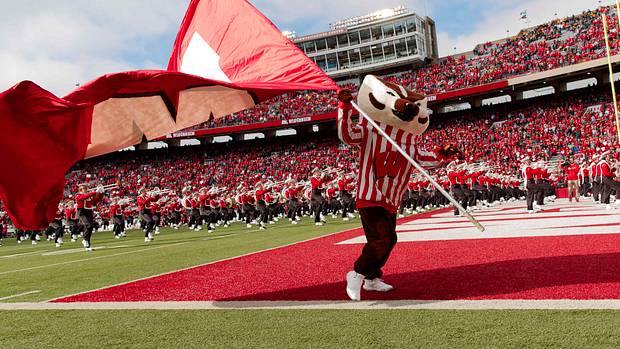 Wisconsin football offers five players in the 2024 and 2025 classes Wednesday - Vimarsana News