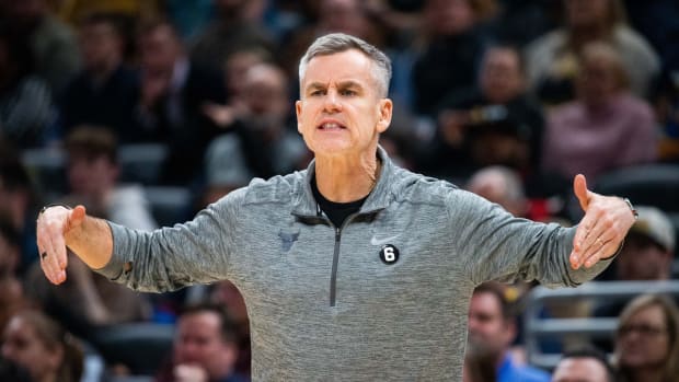 Chicago Bulls head coach Billy Donovan in the second half against the Indiana Pacers