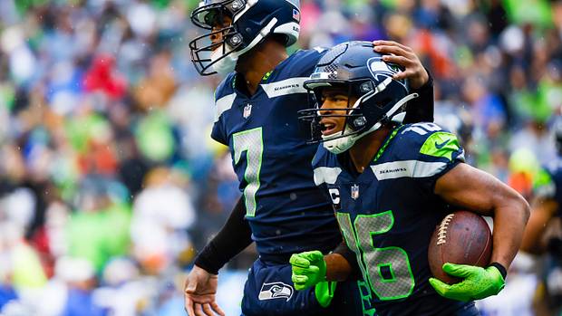 Seahawks 2022 End of Season Awards: Geno Smith Racks Up the Hardware - Vimarsana News