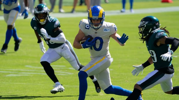 Los Angeles Rams wide receiver Cooper Kupp (10) makes a reception against the Philadelphia Eagles during the first quarter at Lincoln Financial Field.