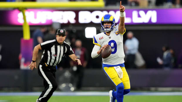 Los Angeles Rams quarterback Matthew Stafford (9) gestures downfield in the second quarter during Super Bowl 56 against the Cincinnati Bengals, Sunday, Feb. 13, 2022, at SoFi Stadium in Inglewood, Calif. The Cincinnati Bengals lost, 23-30. Nfl Super Bowl 56 Los Angeles Rams Vs Cincinnati Bengals Feb 13 2022 1393