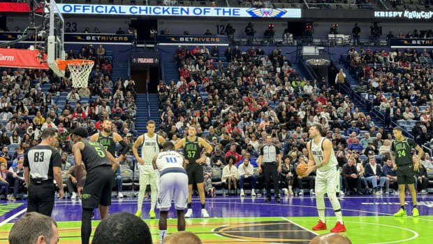 Luka Doncic attempts a free throw in the Dallas Mavericks' loss to the New Orleans Pelicans.