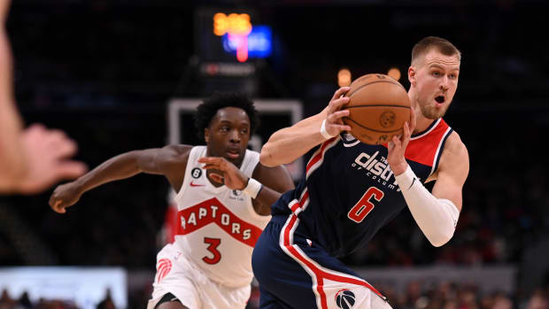 Washington Wizards center Kristaps Porzingis makes a move to the basket during the second half against the Toronto Raptors