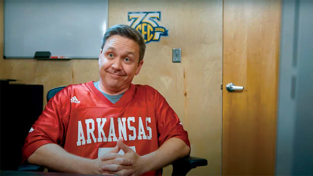 SEC Shorts takes on the craziness of the 2007 college football season. Arkansas discusses beating No. 1 LSU and its insanely talented backfield.