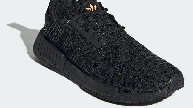 Aaron Rodgers Wears Affordable Adidas Shoes to Training Camp