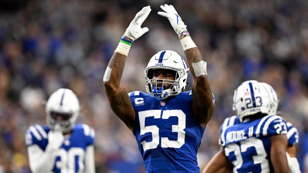 Jan 2, 2022; Indianapolis, Indiana, USA; Indianapolis Colts outside linebacker Darius Leonard (53) tries to rally the fans during the second half against the Las Vegas Raiders at Lucas Oil Stadium. Raiders won 23-20. Mandatory Credit: Marc Lebryk-USA TODAY Sports