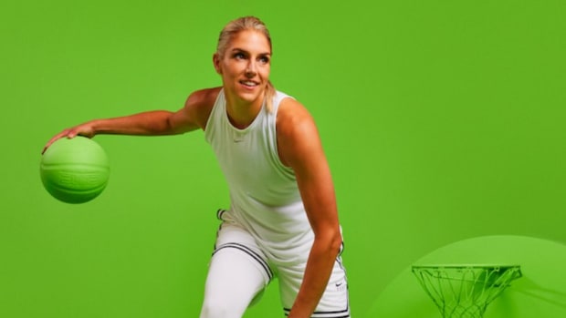 Elena Delle Donne wearing Nike shoes.