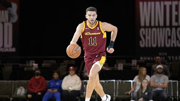 Pete Nance pushes the ball up the court for the Cleveland Charge.