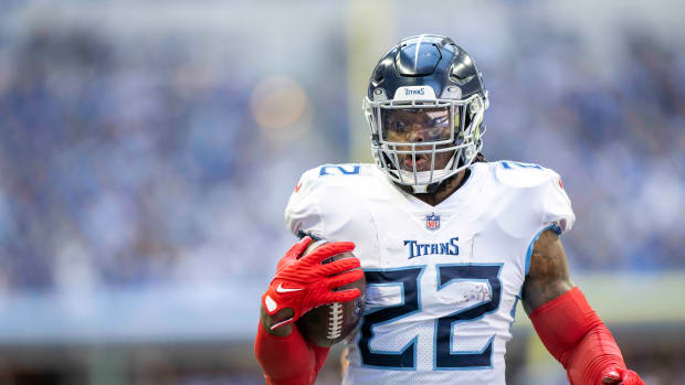 Tennessee Titans running back Derrick Henry warms up before a game.