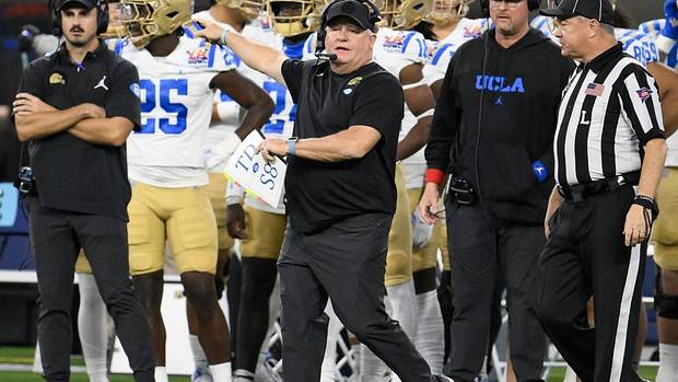 UCLA Bruins head coach Chip Kelly reacts during the first quarter against the Boise State Broncos in the Starco Brands LA Bowl at SoFi Stadium. Robert Hanashiro-USA TODAY Sports