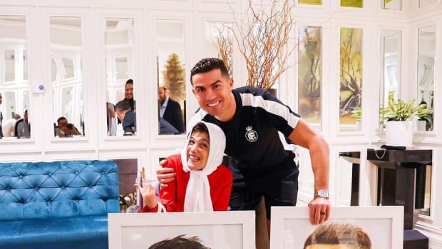 Cristiano Ronaldo y la pintora iraní Fátima Hamimi