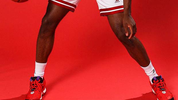 A first look at incoming freshman Mackenzie Mgbako in the cream and crimson during his recruiting visit to Indiana.