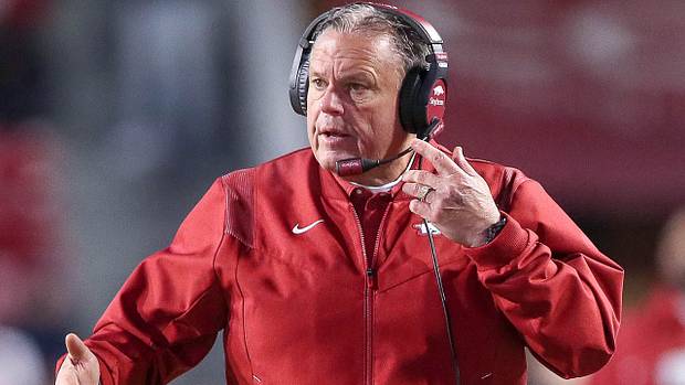 Sam Pittman Gets Historic Opportunity to Relaunch Razorback Football Program - Vimarsana News